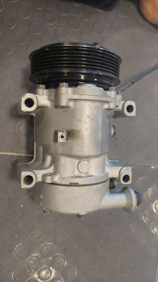 Compresor Ford Fiesta Ecoport Sanden 1447f 6v12 Re - Imagen 7
