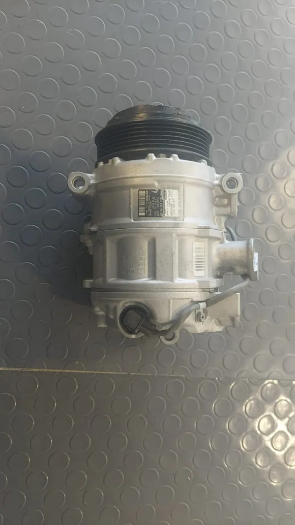 Compresor De Aire Acondicionado  M Benz Sprinter Valeo - Imagen 8